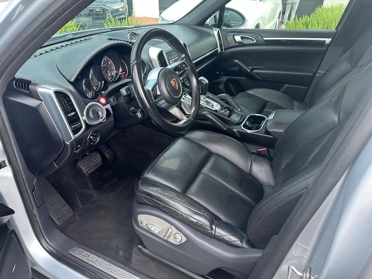 Used 2017 Porsche Cayenne Platinum Edition AWD/4WD image 12