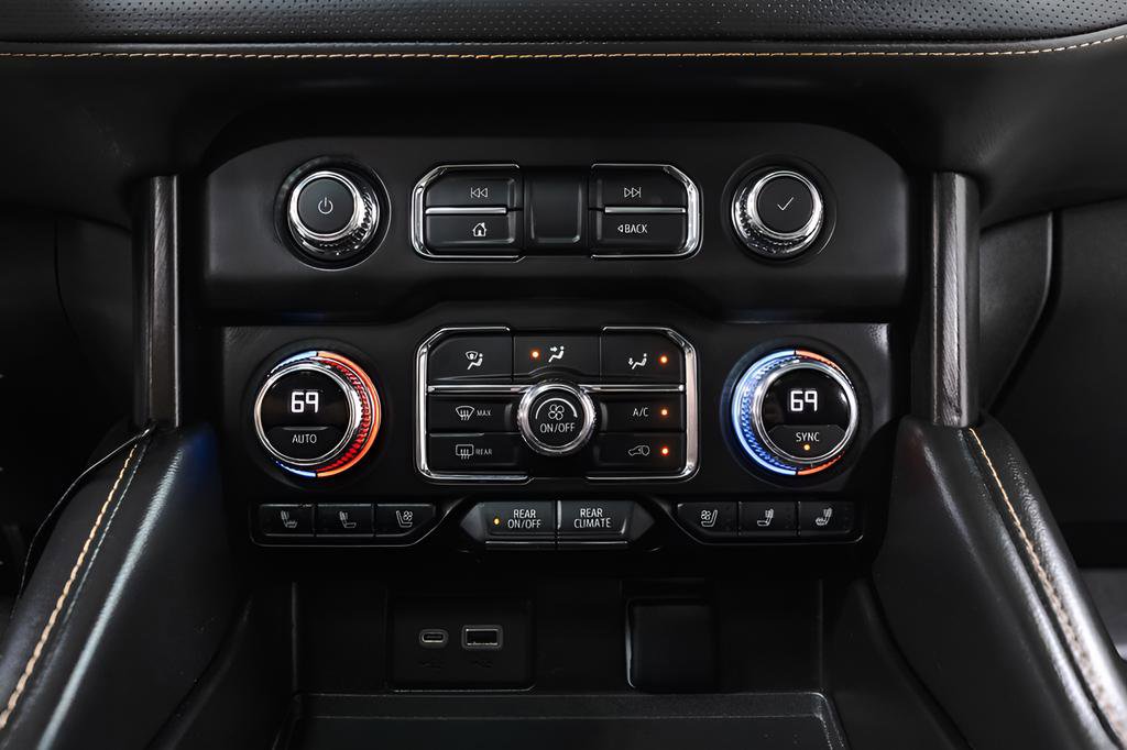 Used 2022 GMC Yukon AT4 w/ Technology Package AWD/4WD image 15