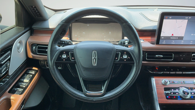 Used 2022 Lincoln Aviator Reserve w/ Equipment Group 201A AWD/4WD image 10