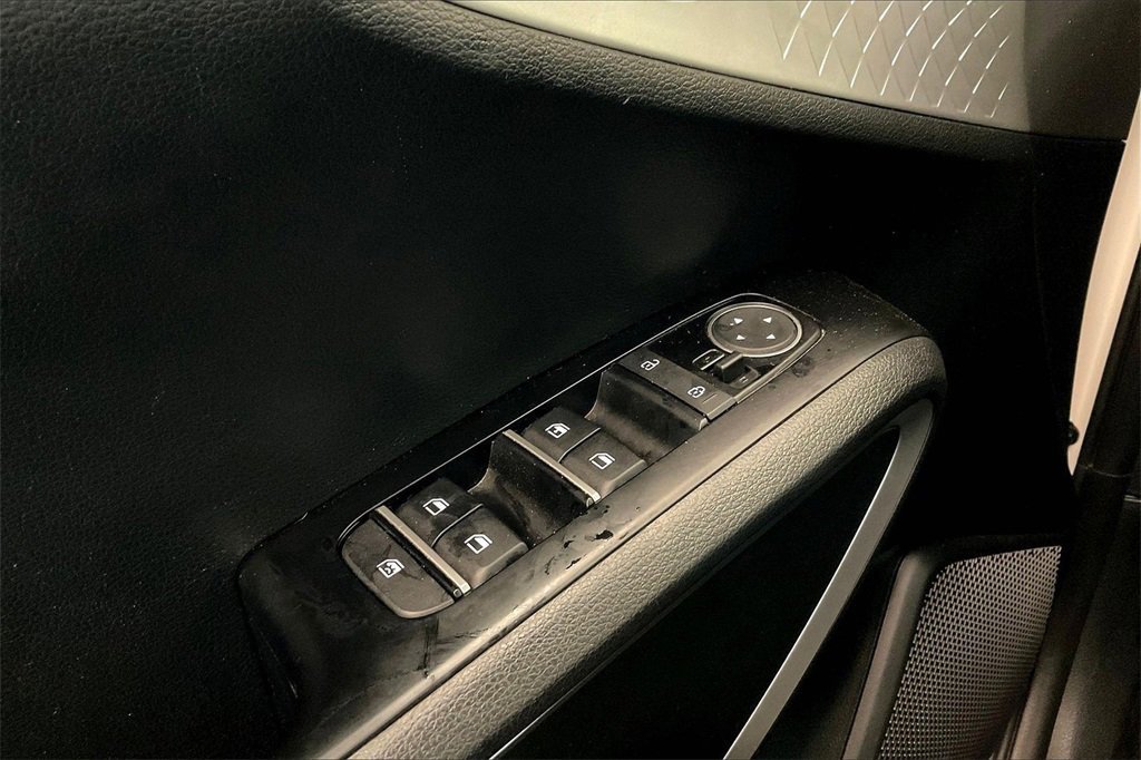Used 2024 Kia Soul LX w/ Option Group 015 image 35