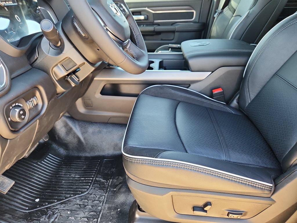 New 2026 RAM 5500 4x4 Crew Cab w/ Laramie Trim Package image 7