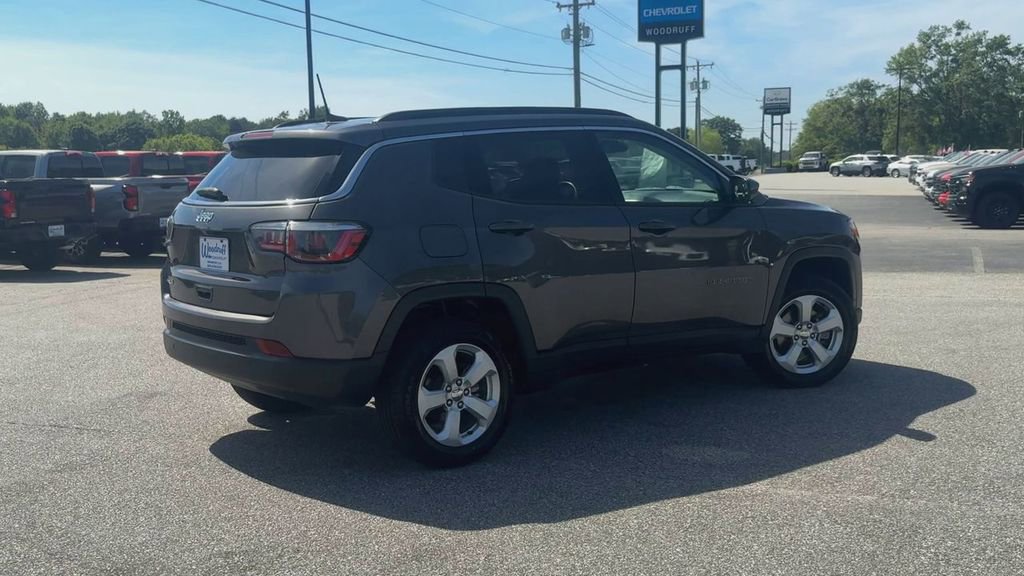 Used 2018 Jeep Compass Latitude w/ Popular Equipment Group image 8