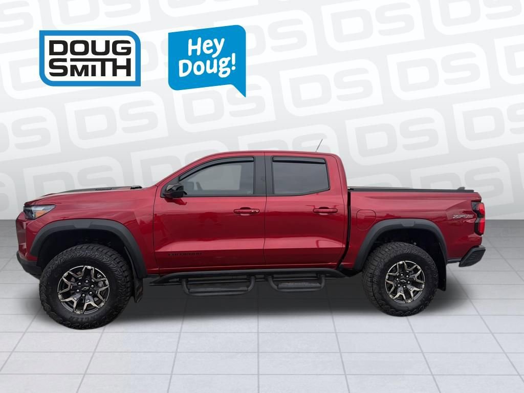 Used 2025 Chevrolet Colorado ZR2 w/ Technology Package AWD/4WD image 4