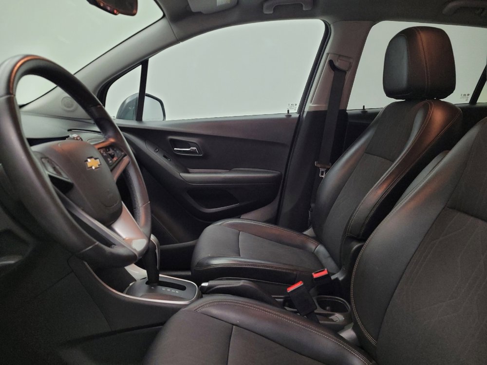 Used 2017 Chevrolet Trax LT w/ LT Convenience Package image 17