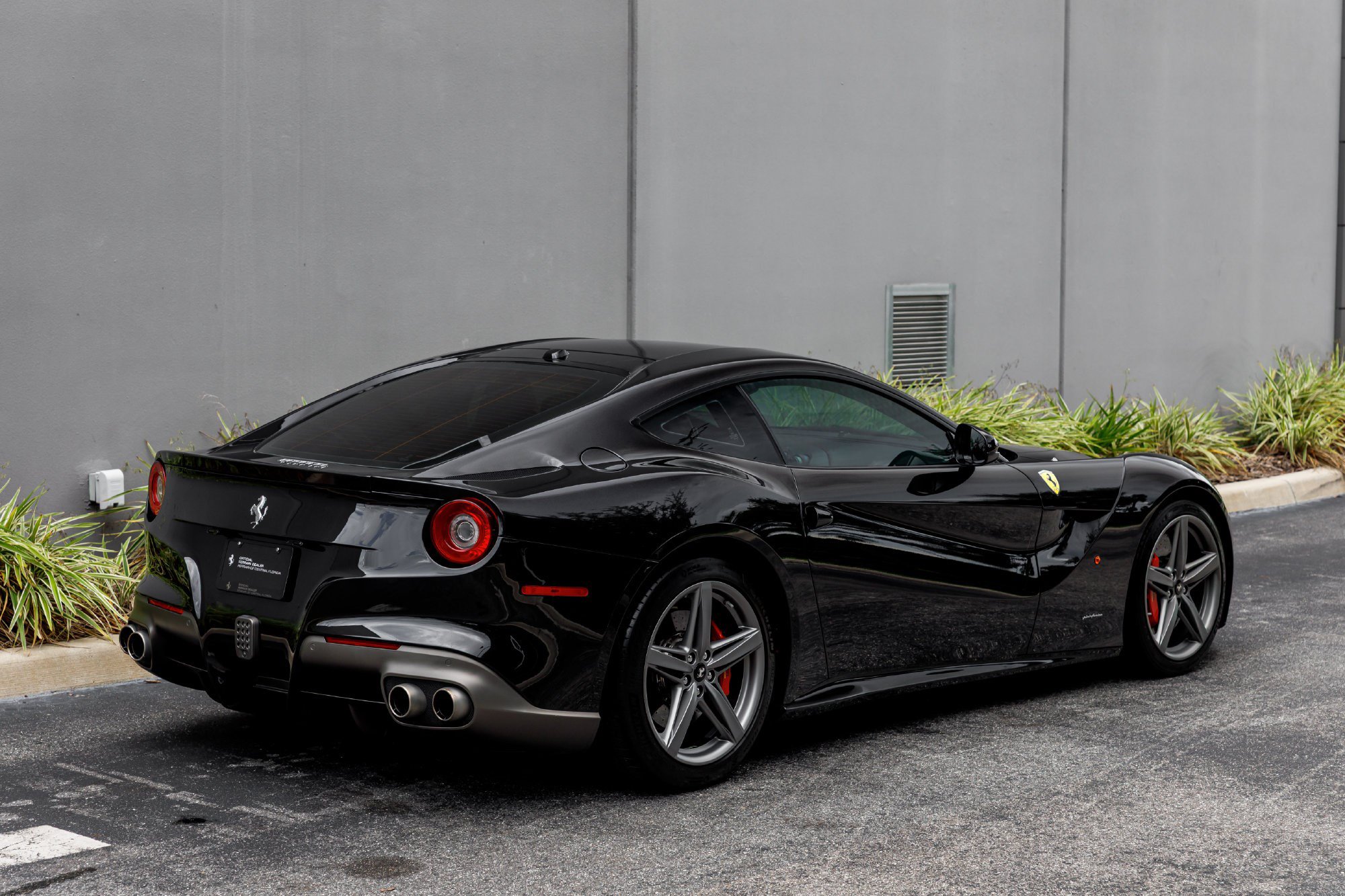 Used 2014 Ferrari F12 Berlinetta RWD image 5