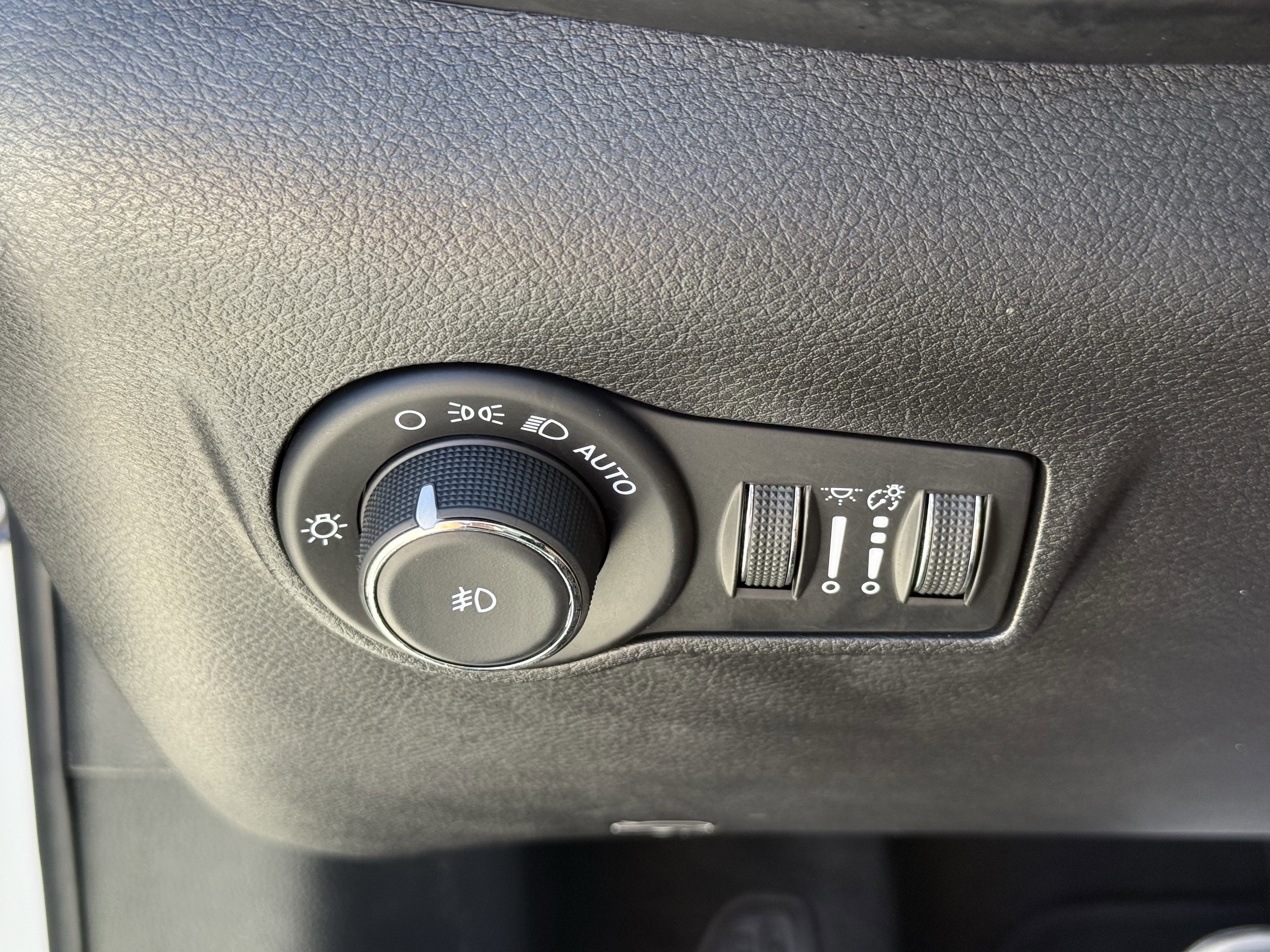 Used 2024 Jeep Compass Limited image 26