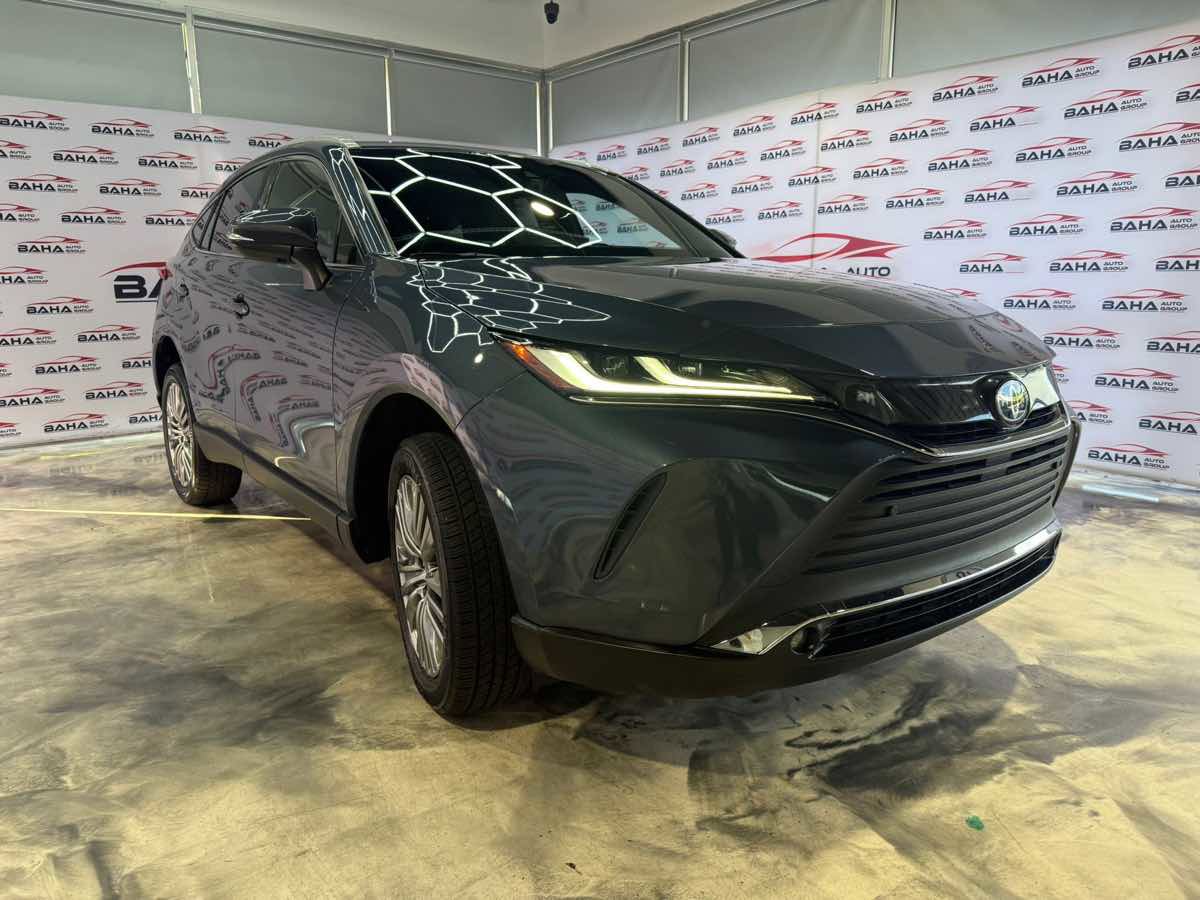 Used 2023 Toyota Venza XLE AWD/4WD image 4