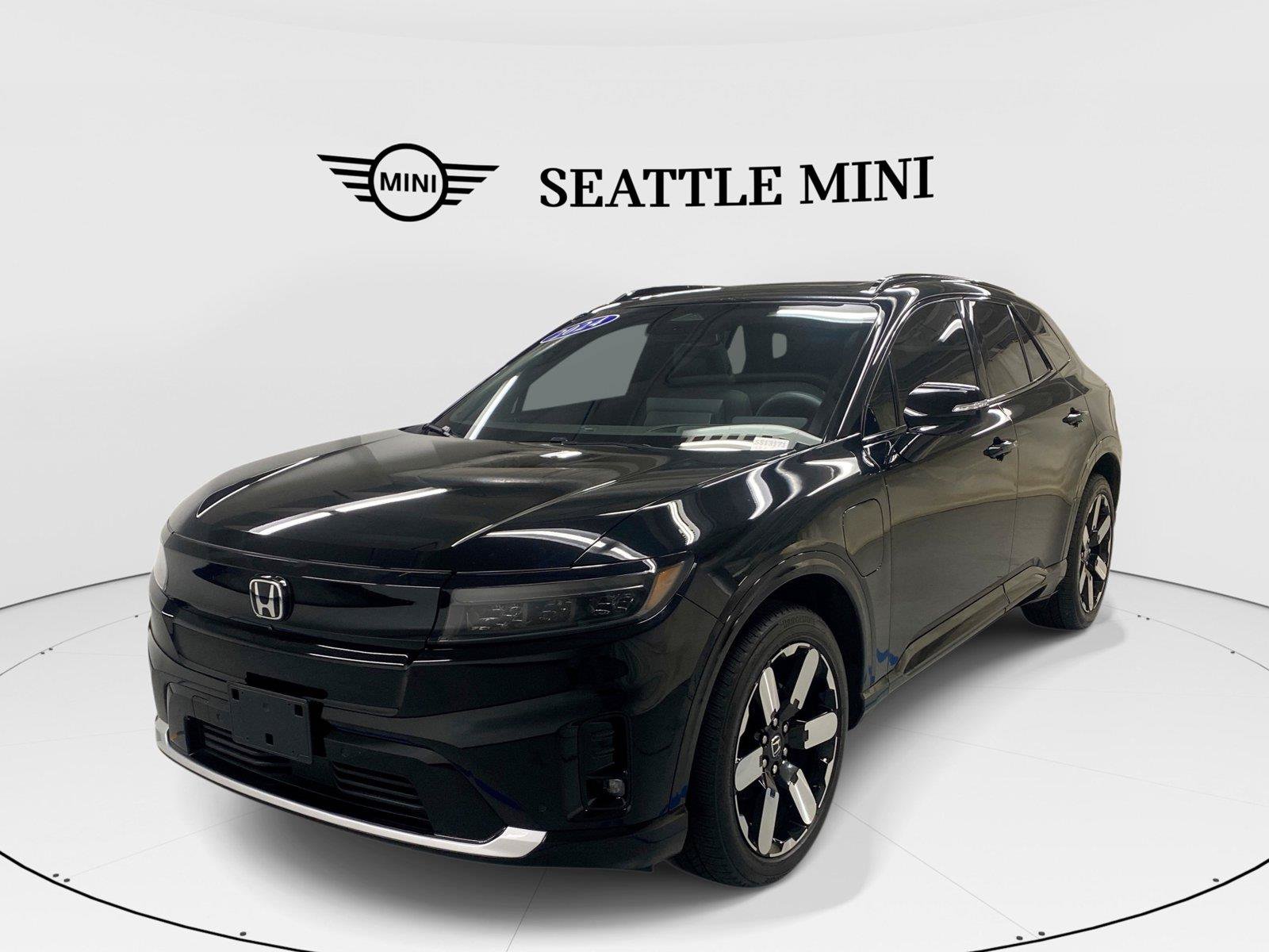 Used 2026 MINI Cooper 2-Door Hardtop FWD image 1