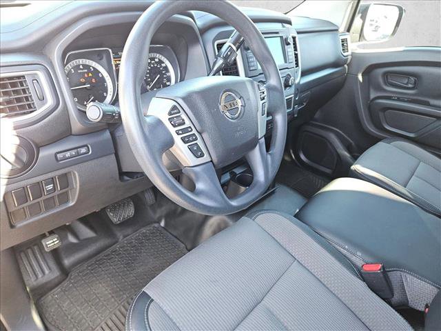 Used 2019 Nissan Titan S image 11