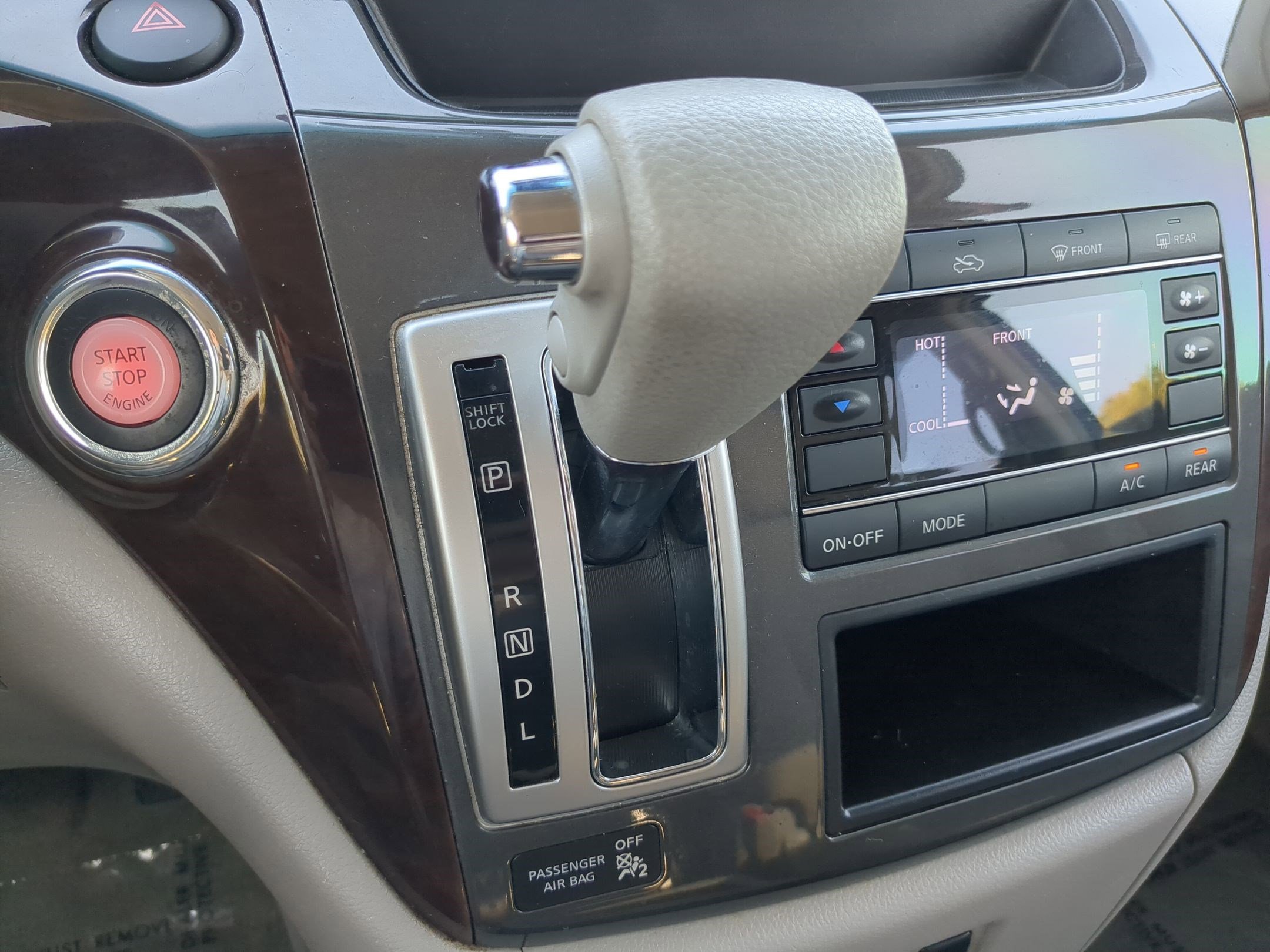 Used 2015 Nissan Quest S image 25