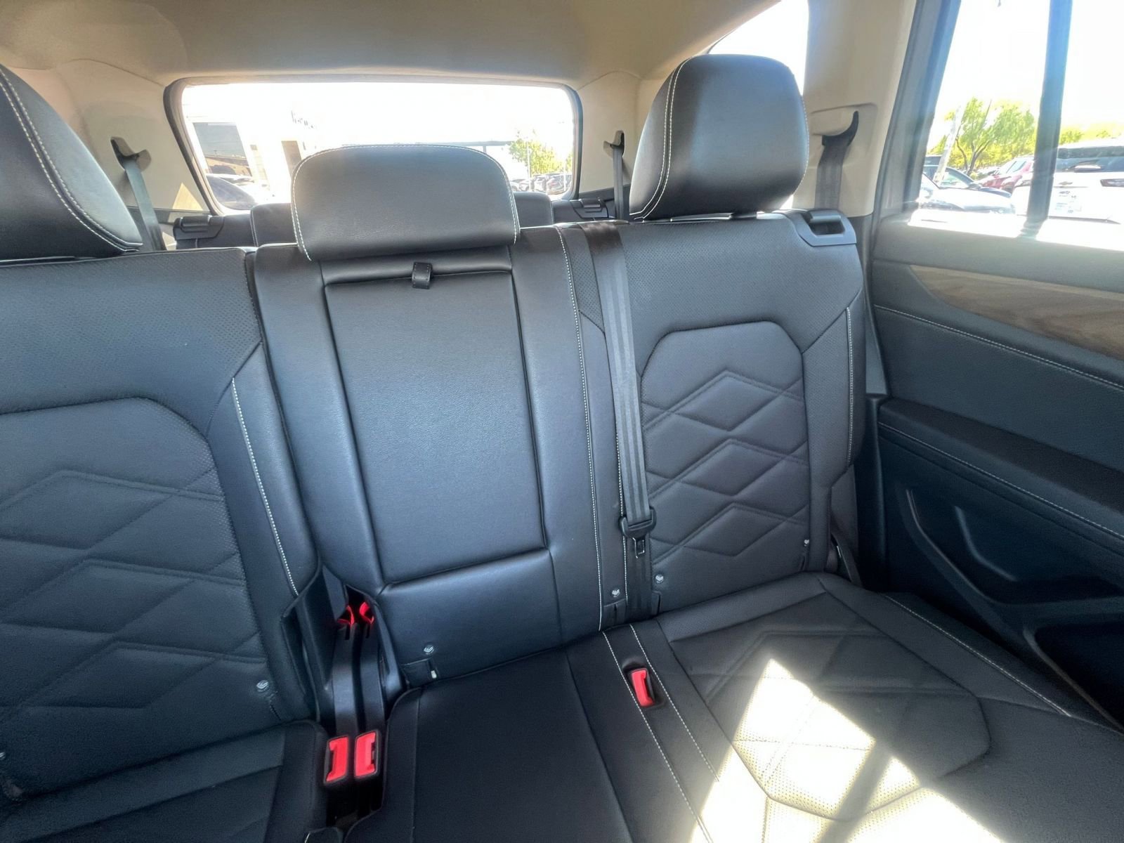 Used 2025 Volkswagen Atlas SE AWD/4WD image 39