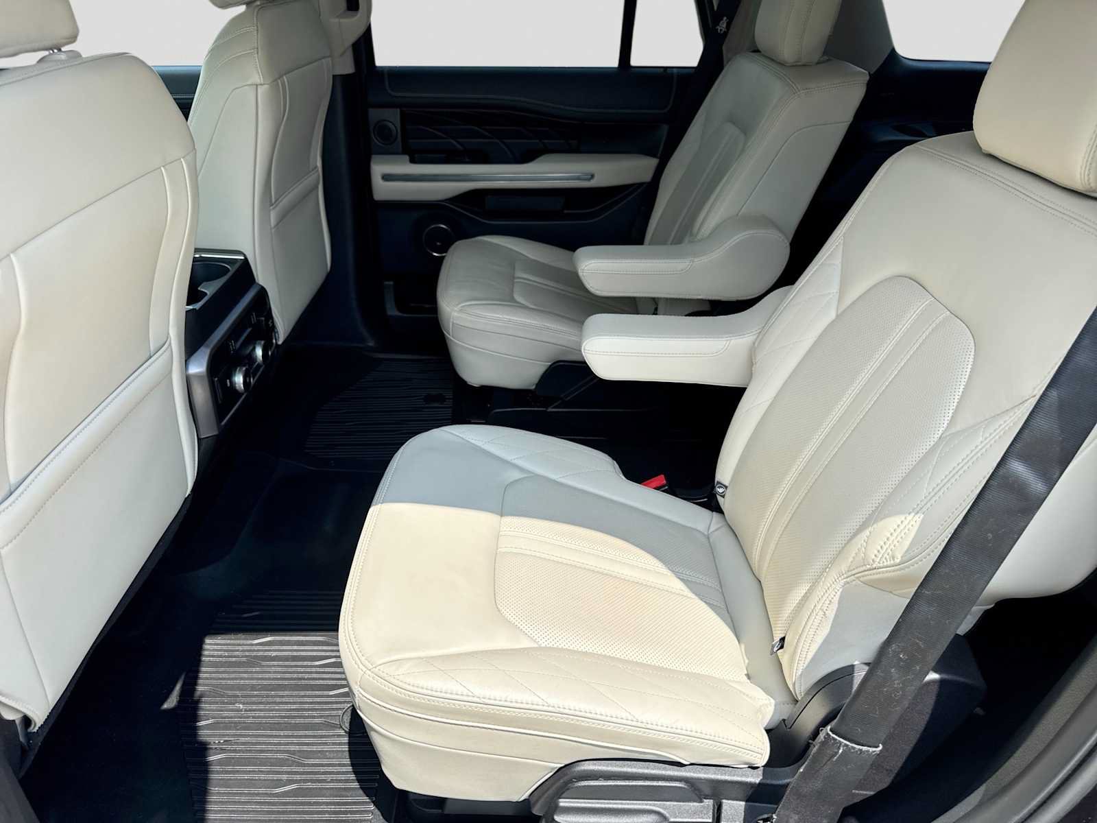Used 2019 Ford Expedition Platinum AWD/4WD image 19