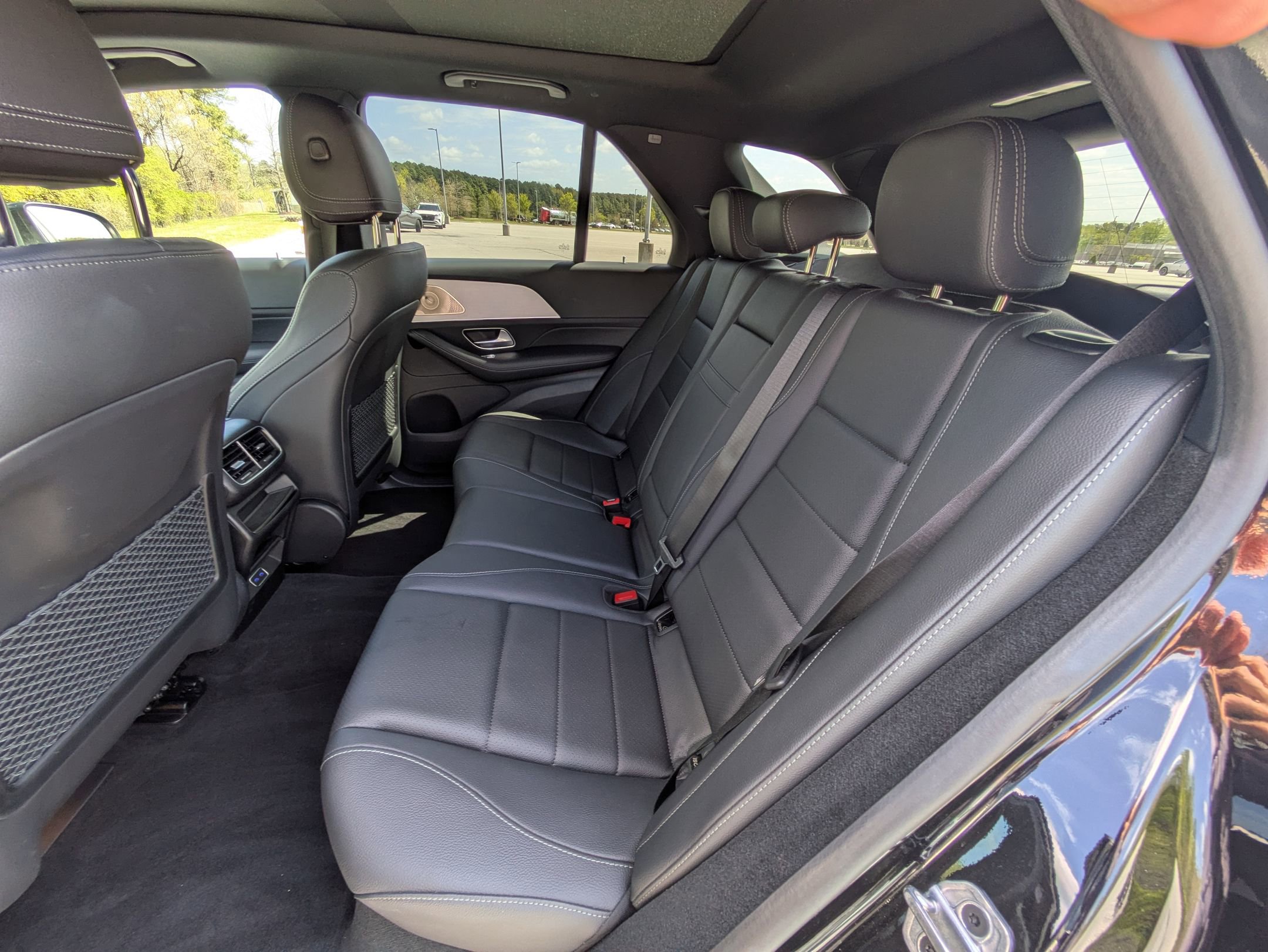 Used 2024 Mercedes-Benz GLE 450 4MATIC w/ AMG Line Exterior image 27