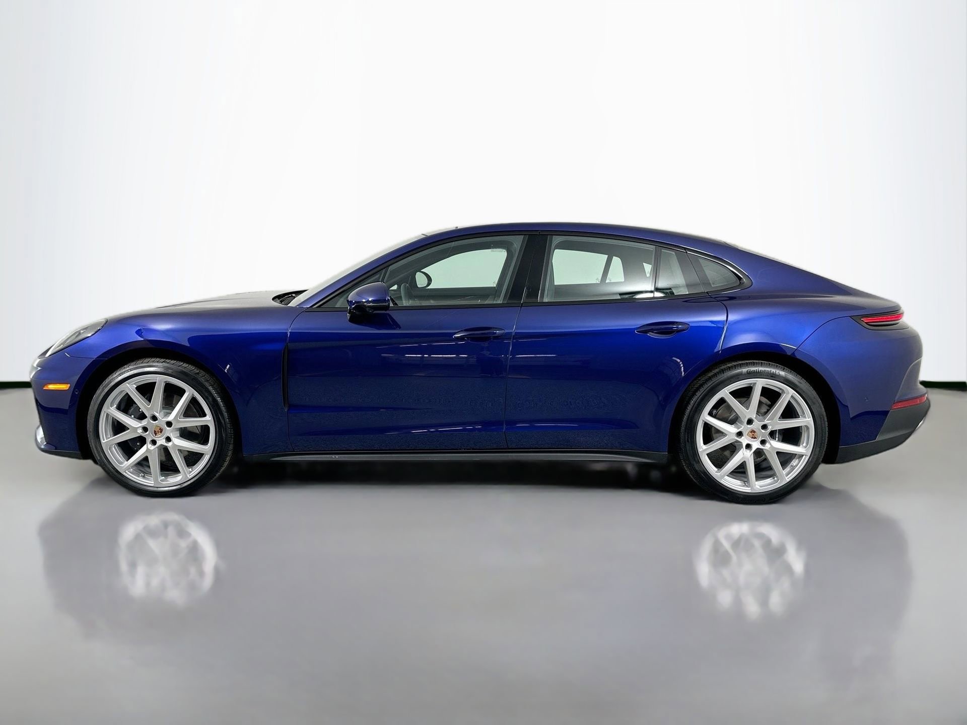 Certified 2026 Porsche Panamera 4 image 2
