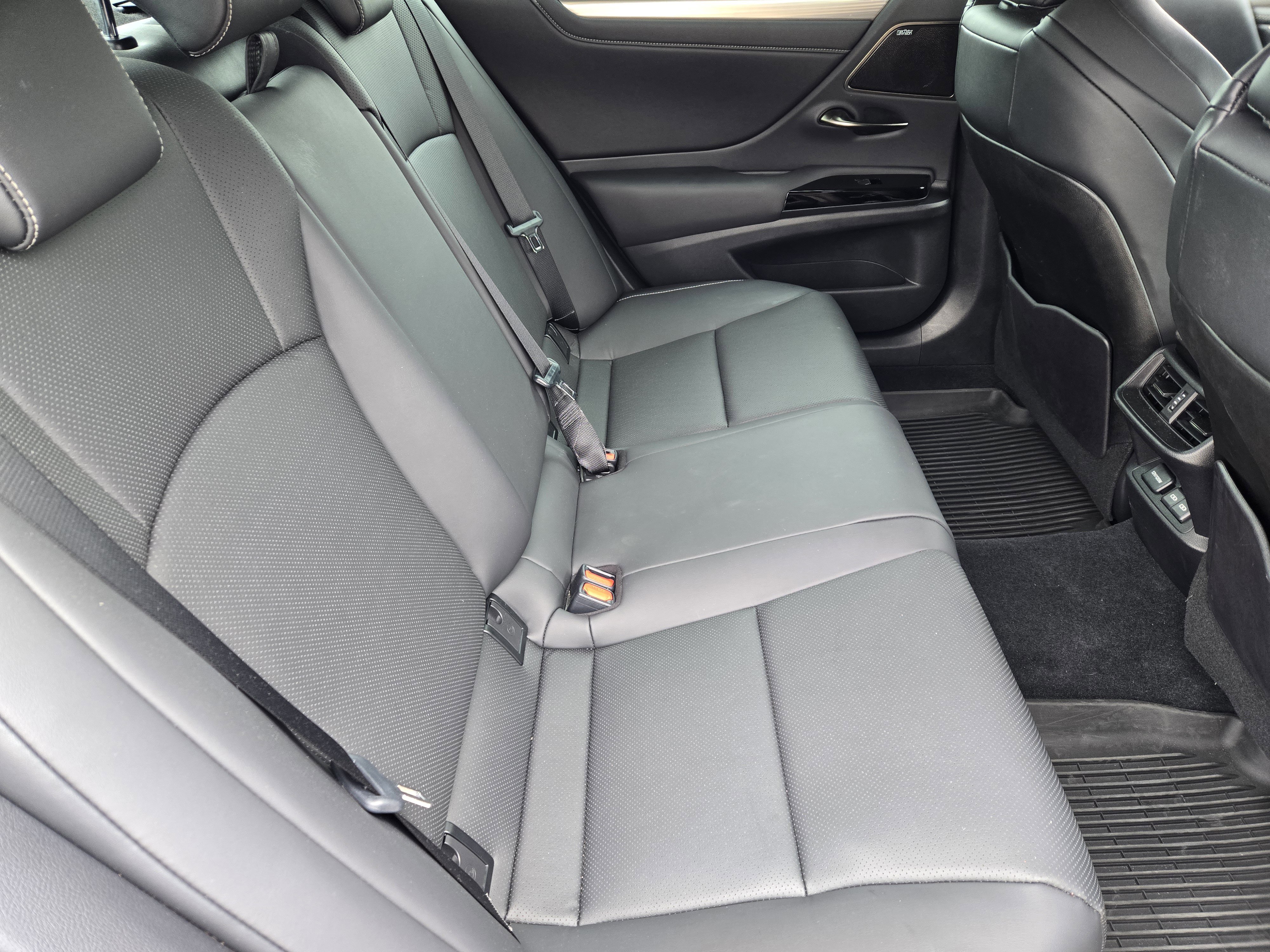 Used 2023 Lexus ES 350 F Sport w/ Accessory Package (Z2) image 10