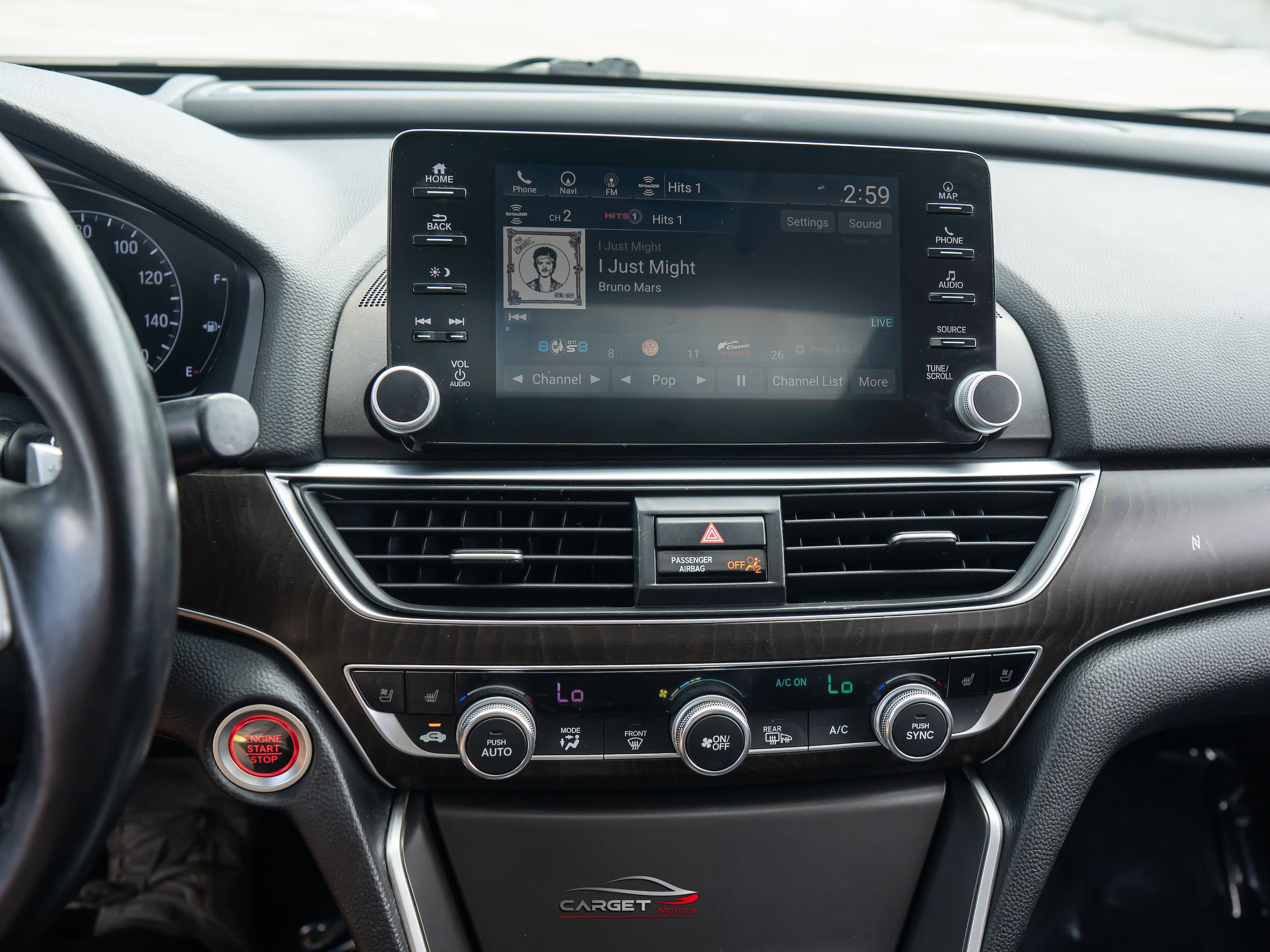 Used 2018 Honda Accord Touring image 30