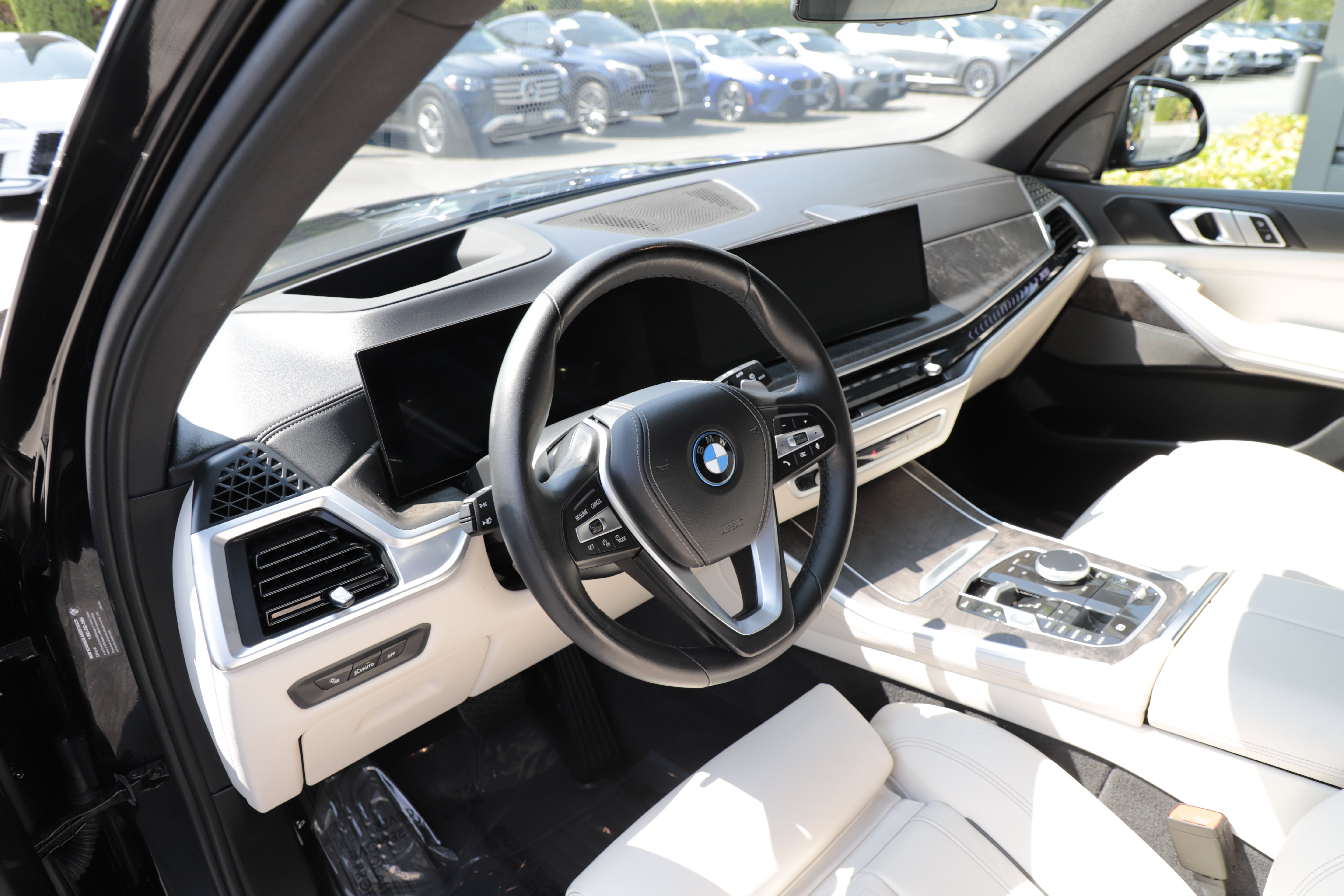 Used 2024 BMW X5 xDrive50e w/ Premium Package AWD/4WD image 18