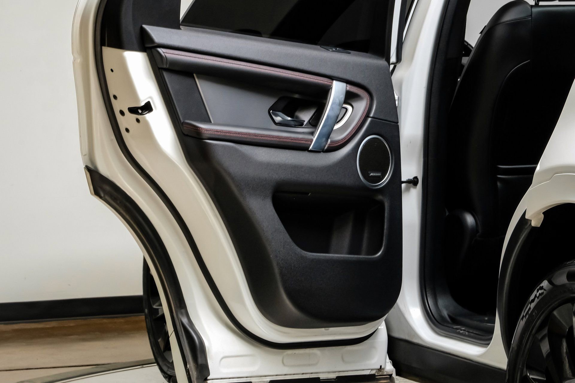 Used 2023 Land Rover Discovery Sport S R-Dynamic image 47