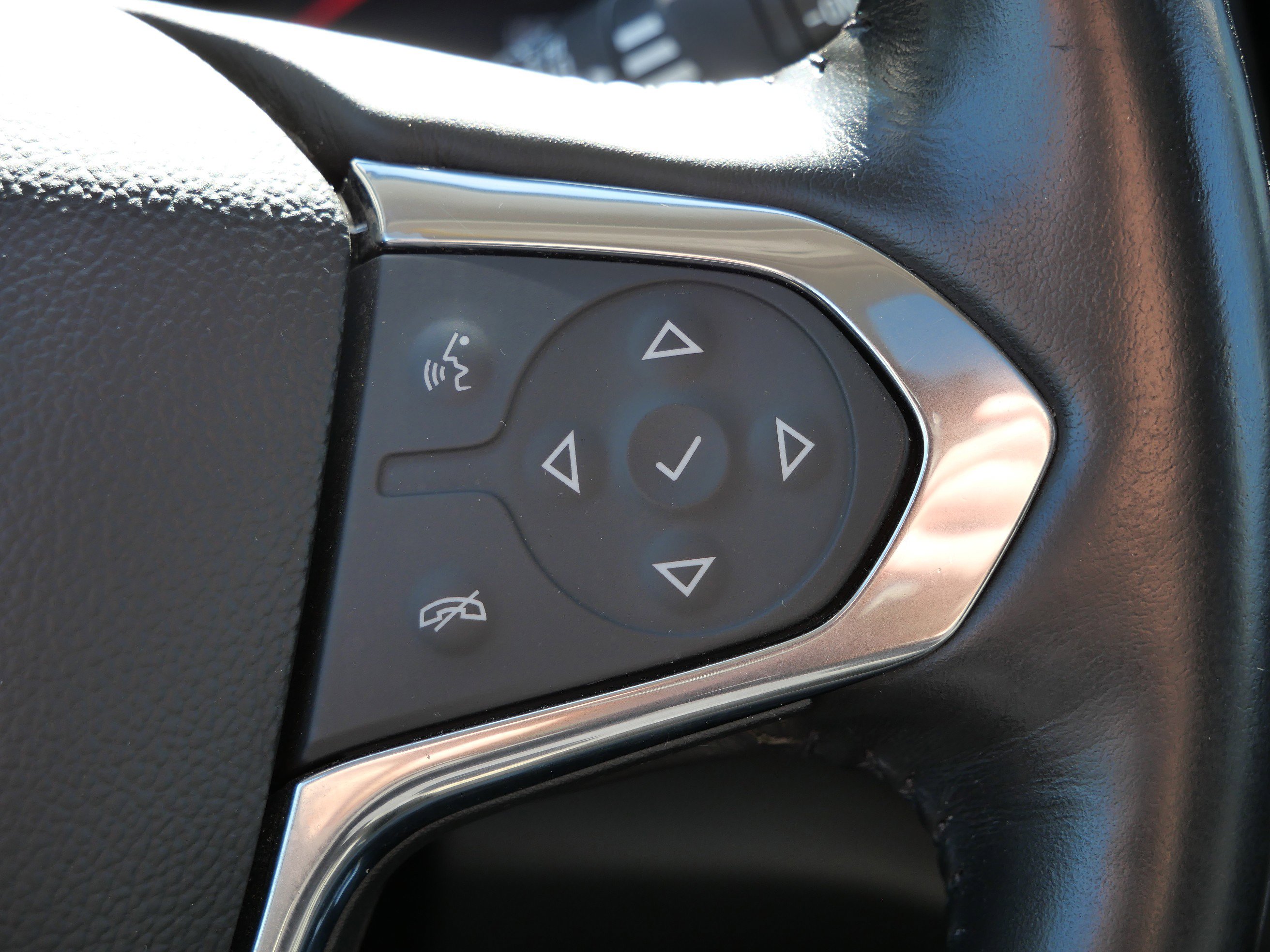 Used 2019 Chevrolet Traverse Premier w/ Redline Edition image 24