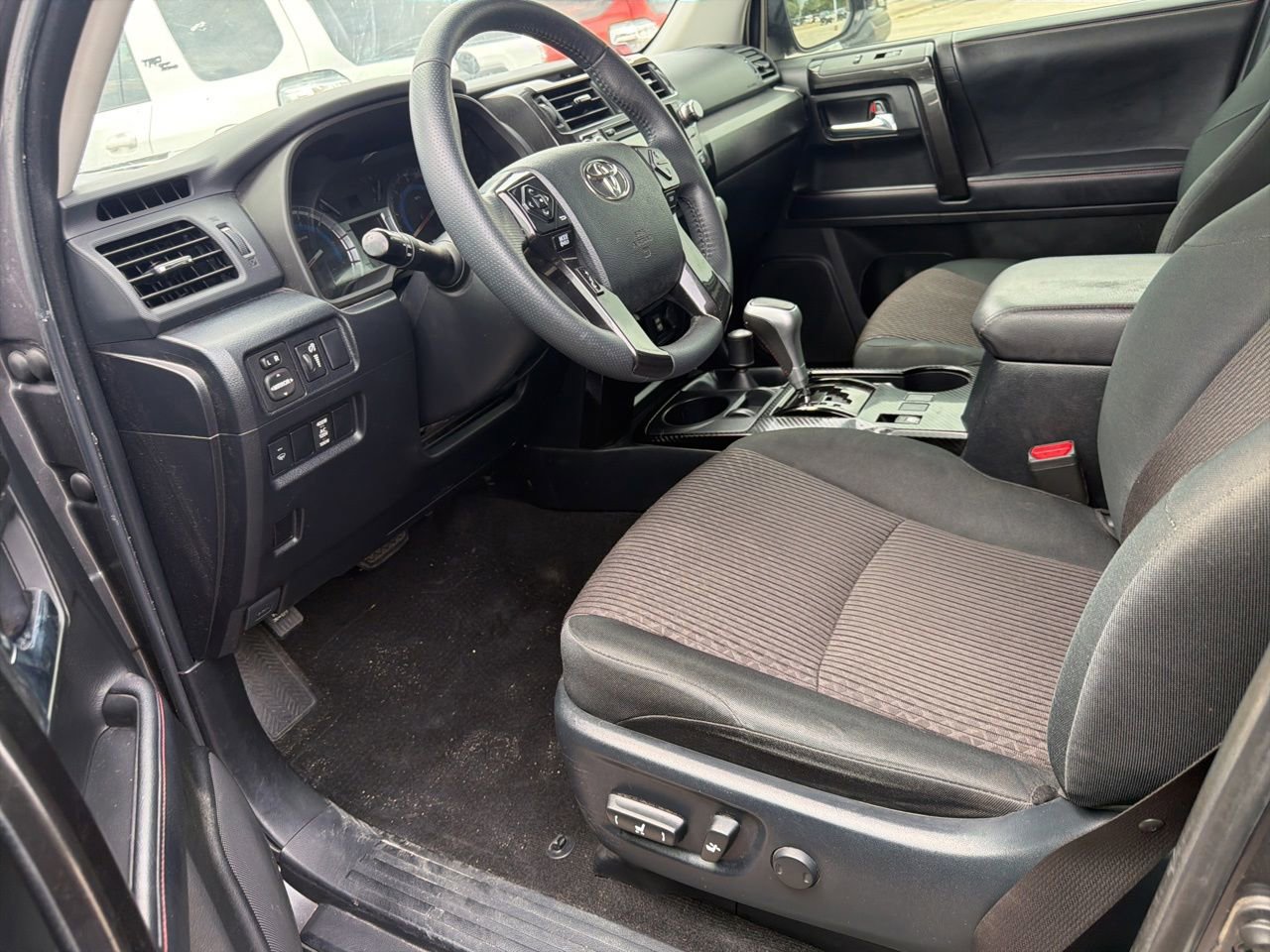 Used 2019 Toyota 4Runner TRD Off-Road AWD/4WD image 10