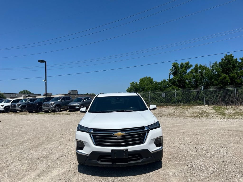 Used 2023 Chevrolet Traverse LT AWD/4WD image 3