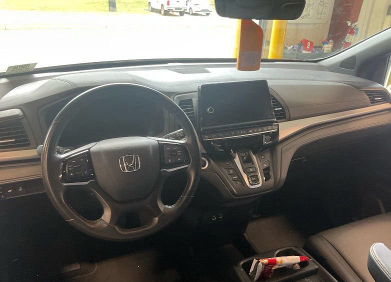 Used 2025 Honda Odyssey Sport-L image 2