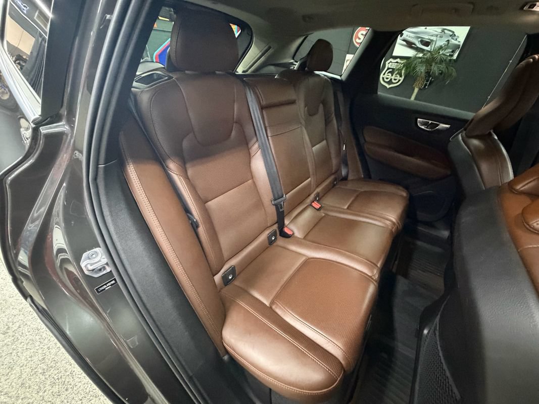 Used 2019 Volvo XC60 T6 Inscription w/ Protection Package Premier AWD/4WD image 18