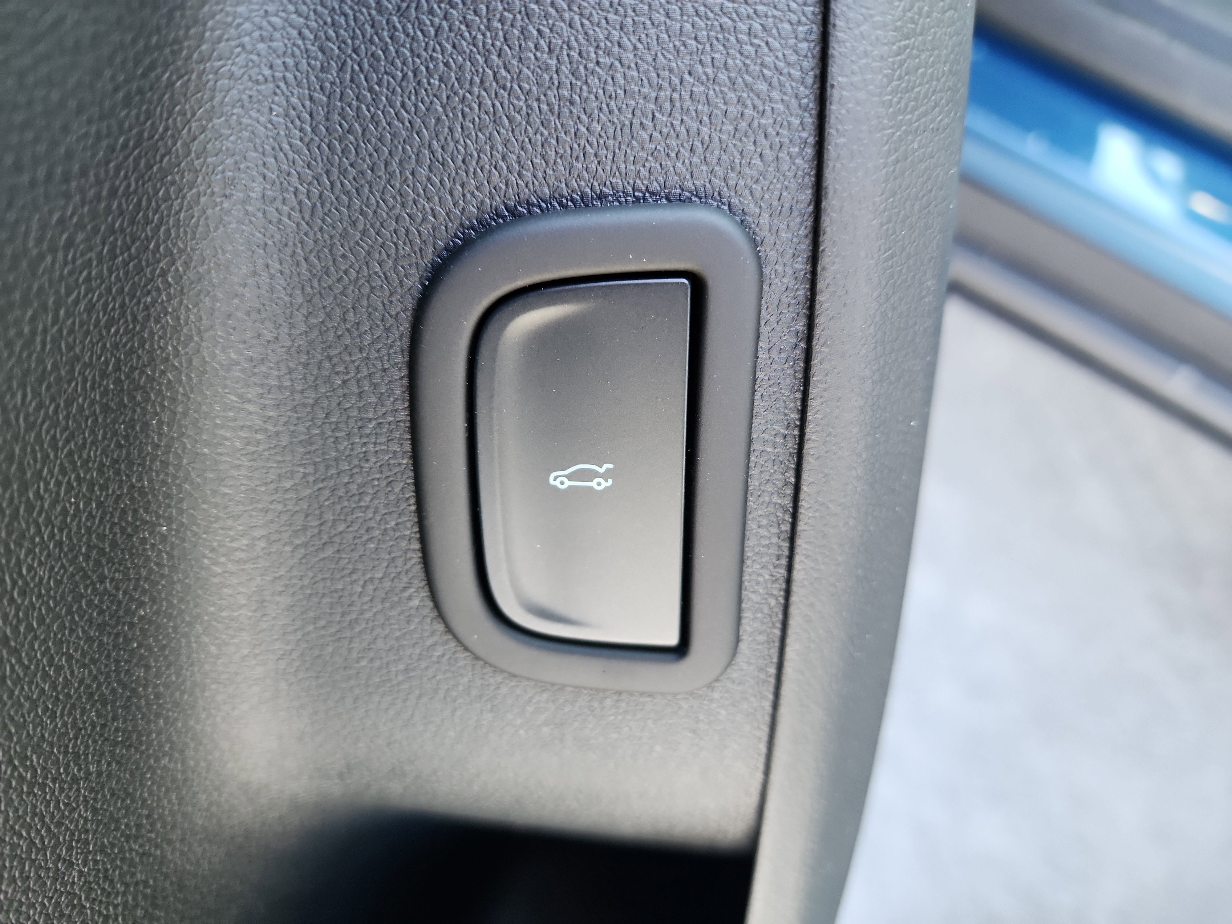 New 2026 Chevrolet Traverse LT w/ Sun and Wheel Package AWD/4WD image 13