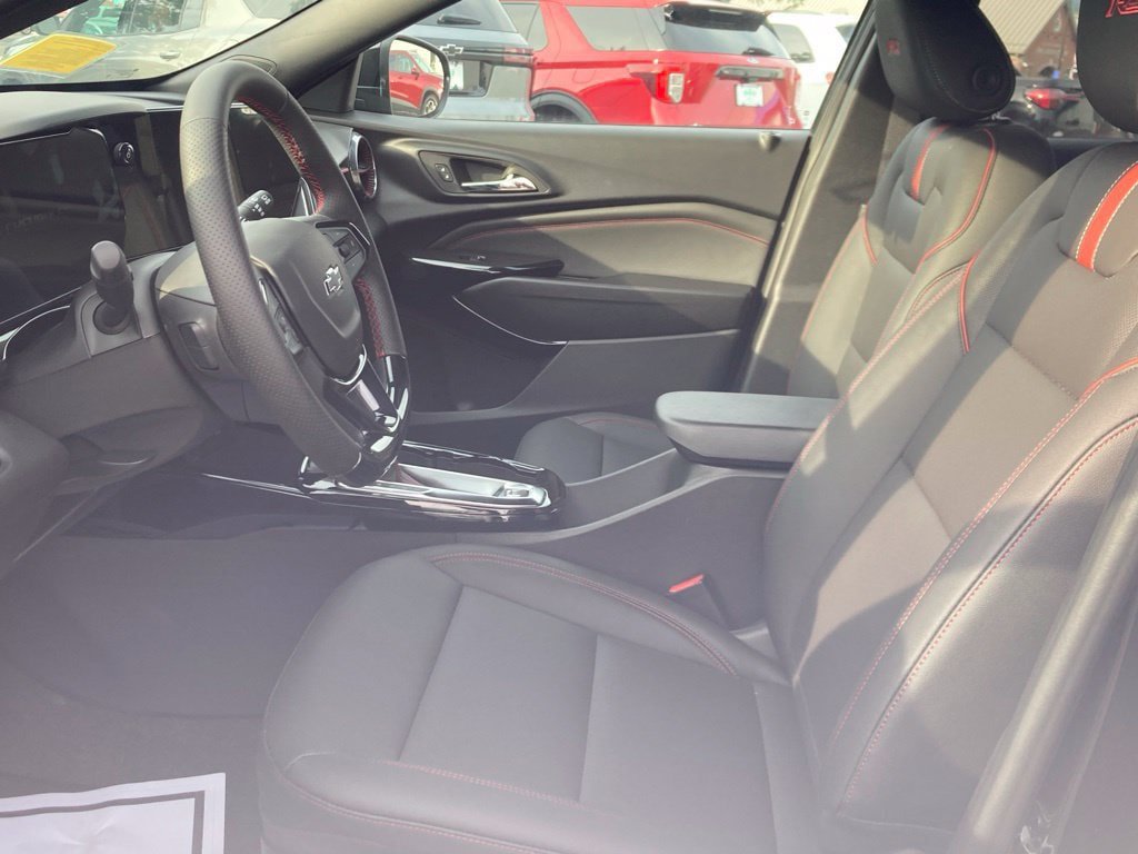 New 2026 Chevrolet Trax RS w/ Driver Confidence Package FWD image 3