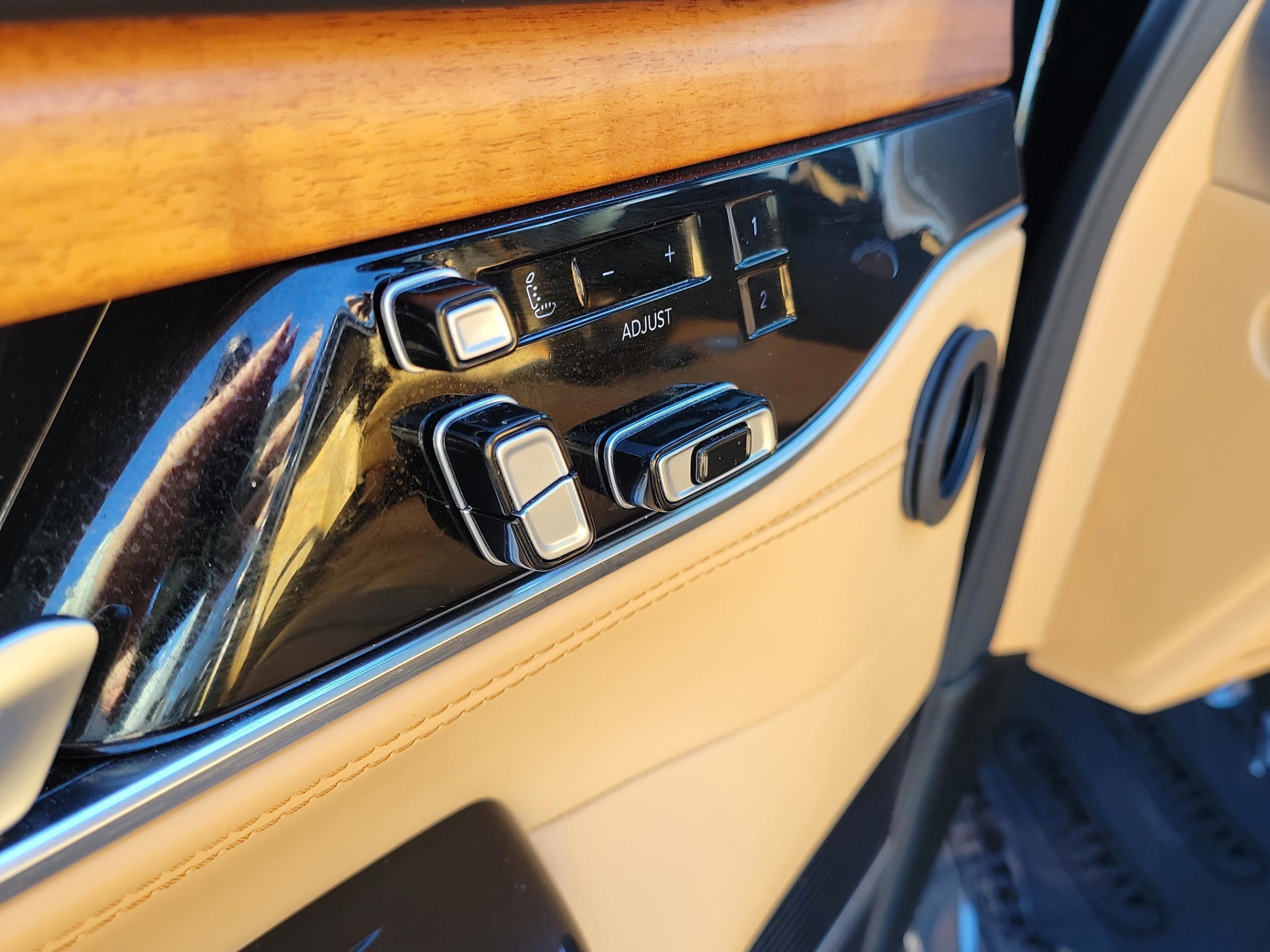 Used 2022 Jeep Grand Wagoneer Series III image 18