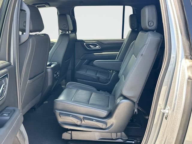 Used 2024 Chevrolet Suburban Z71 w/ Luxury Package AWD/4WD image 16