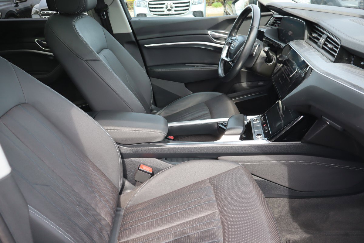 Used 2021 Audi e-tron Premium Plus w/ Premium Plus Package AWD/4WD image 15