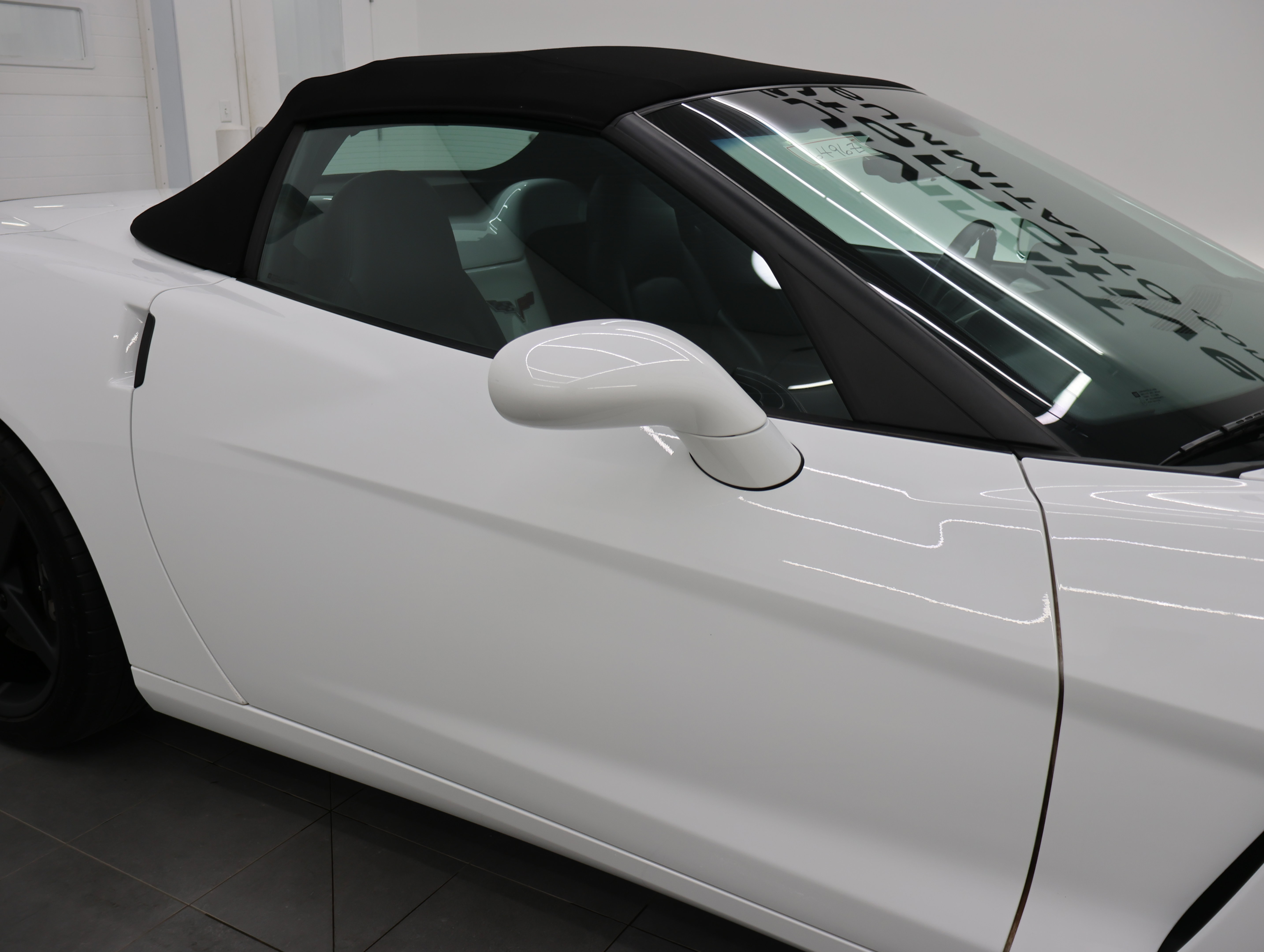 Used 2005 Chevrolet Corvette Convertible w/ Preferred Equipment Group RWD image 21