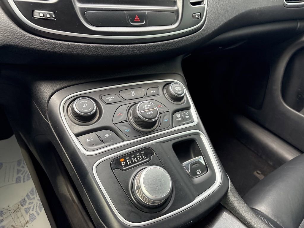 Used 2015 Chrysler 200 C FWD image 29