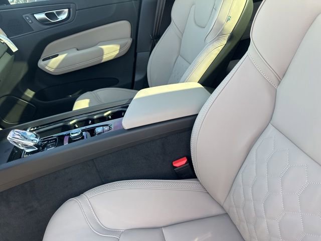New 2026 Volvo XC60 B5 Plus w/ Protection Package Premier image 17