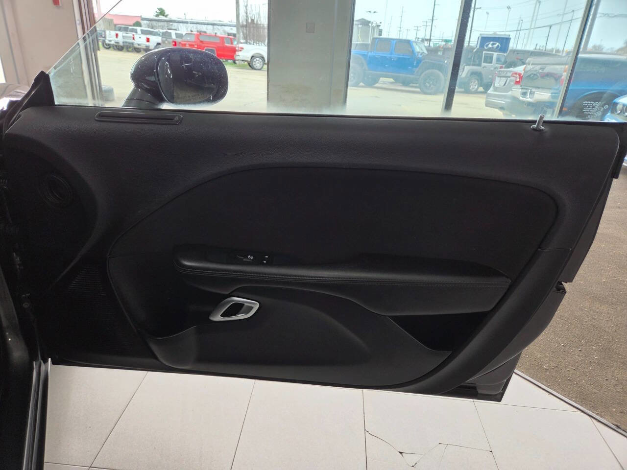 Used 2018 Dodge Challenger SXT image 26