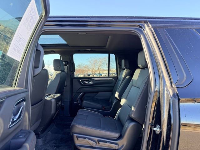 Used 2024 Chevrolet Suburban RST w/ Luxury Package image 8