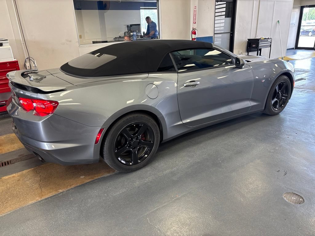 Used 2019 Chevrolet Camaro LT RWD image 7