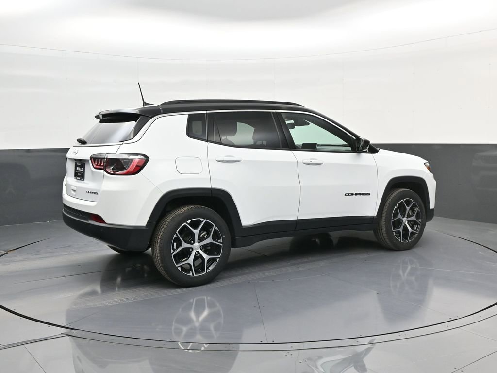 Used 2024 Jeep Compass Limited image 8