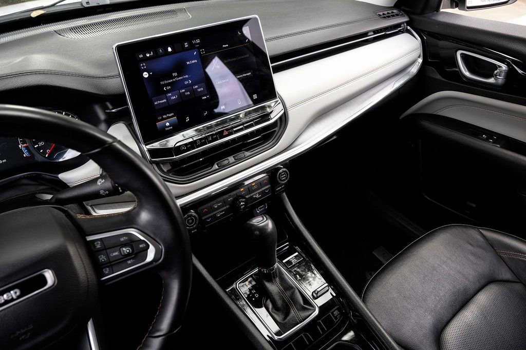 Used 2022 Jeep Compass Limited image 33