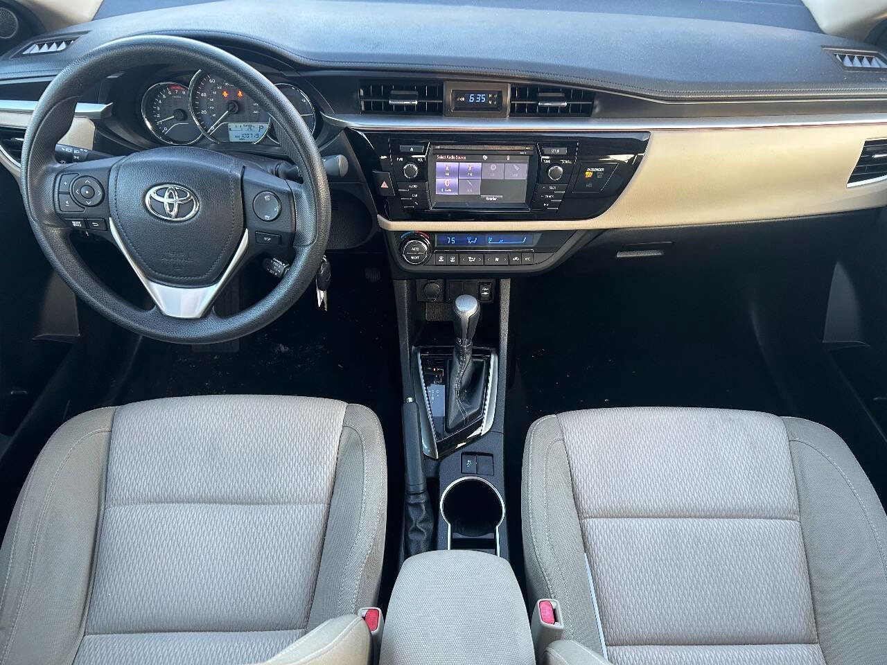 Used 2016 Toyota Corolla LE 4dr Sedan image 9