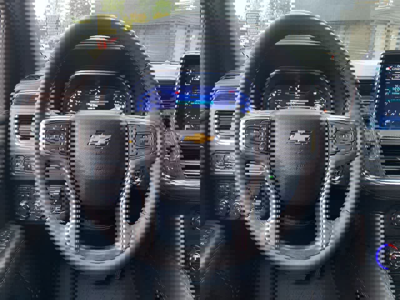 Used 2023 Chevrolet Tahoe LT w/ Luxury Package AWD/4WD image 19