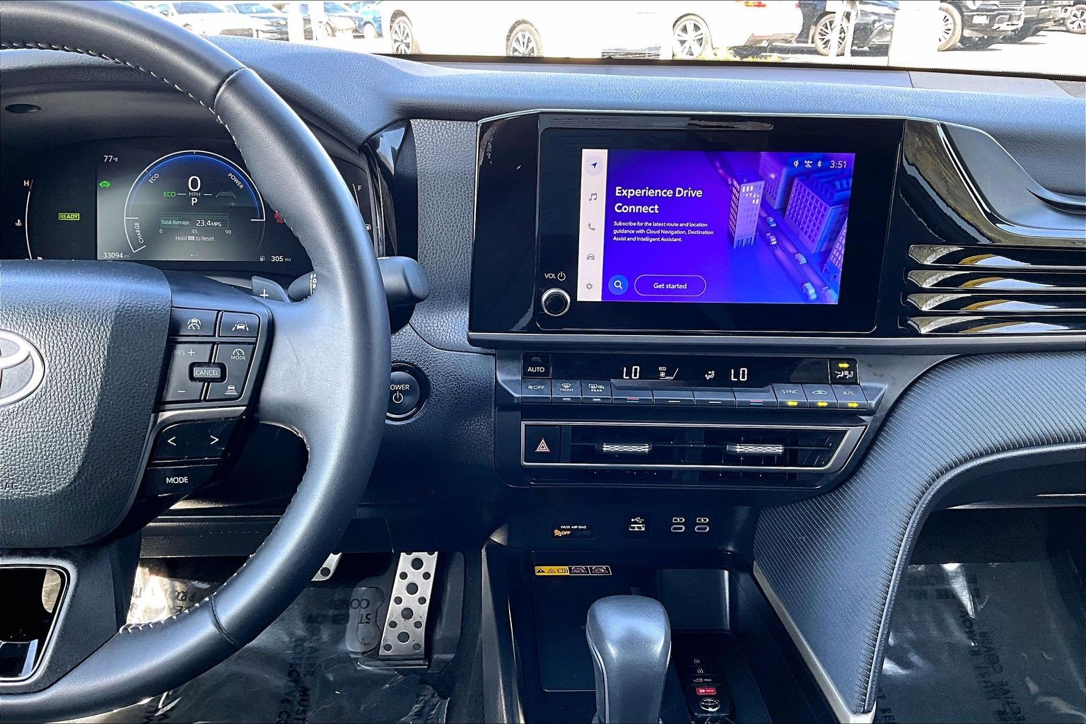 Used 2025 Toyota Camry SE image 6