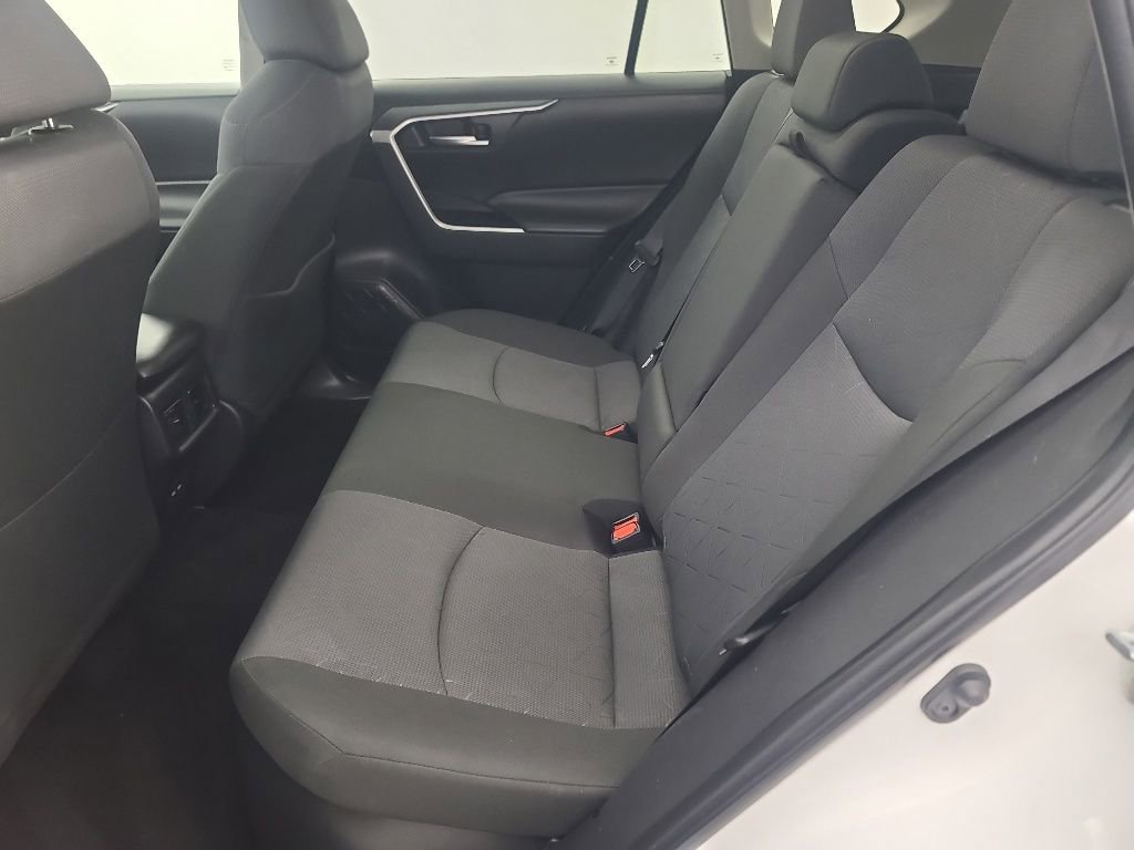 Used 2025 Toyota RAV4 XLE AWD/4WD image 22