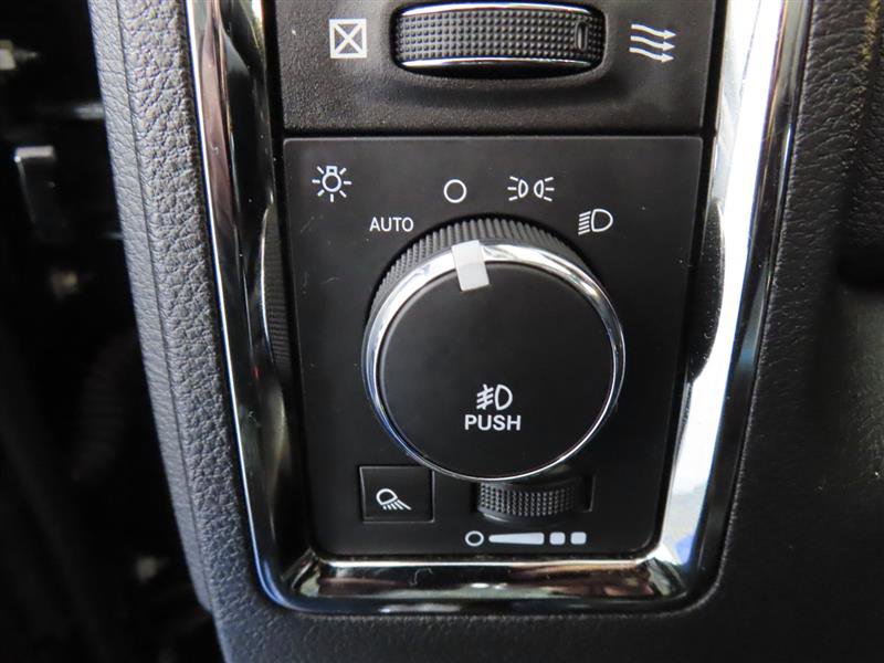 Used 2014 RAM 1500 Sport RWD image 16