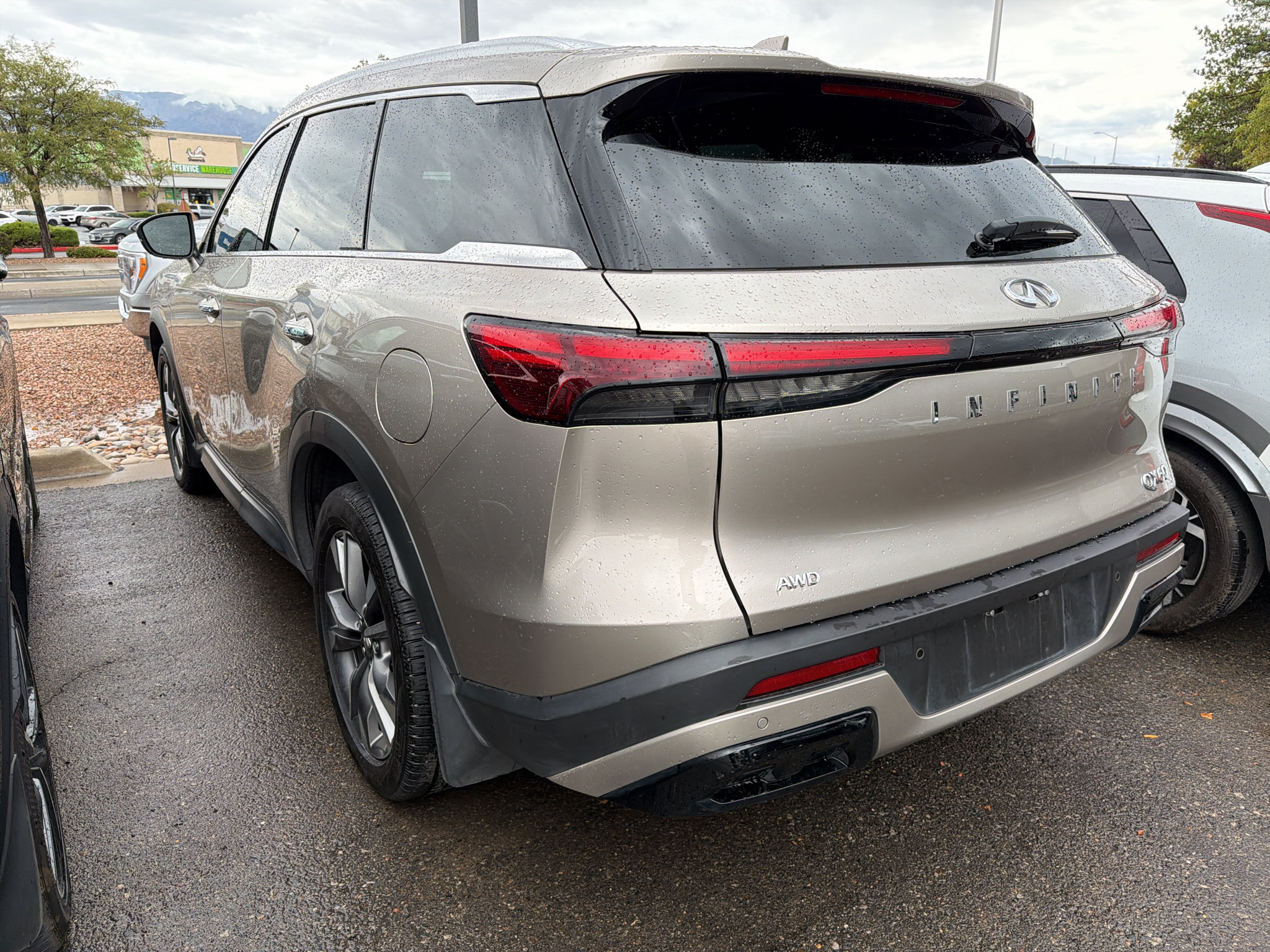 Used 2023 INFINITI QX60 Luxe w/ Vision Package AWD/4WD image 5