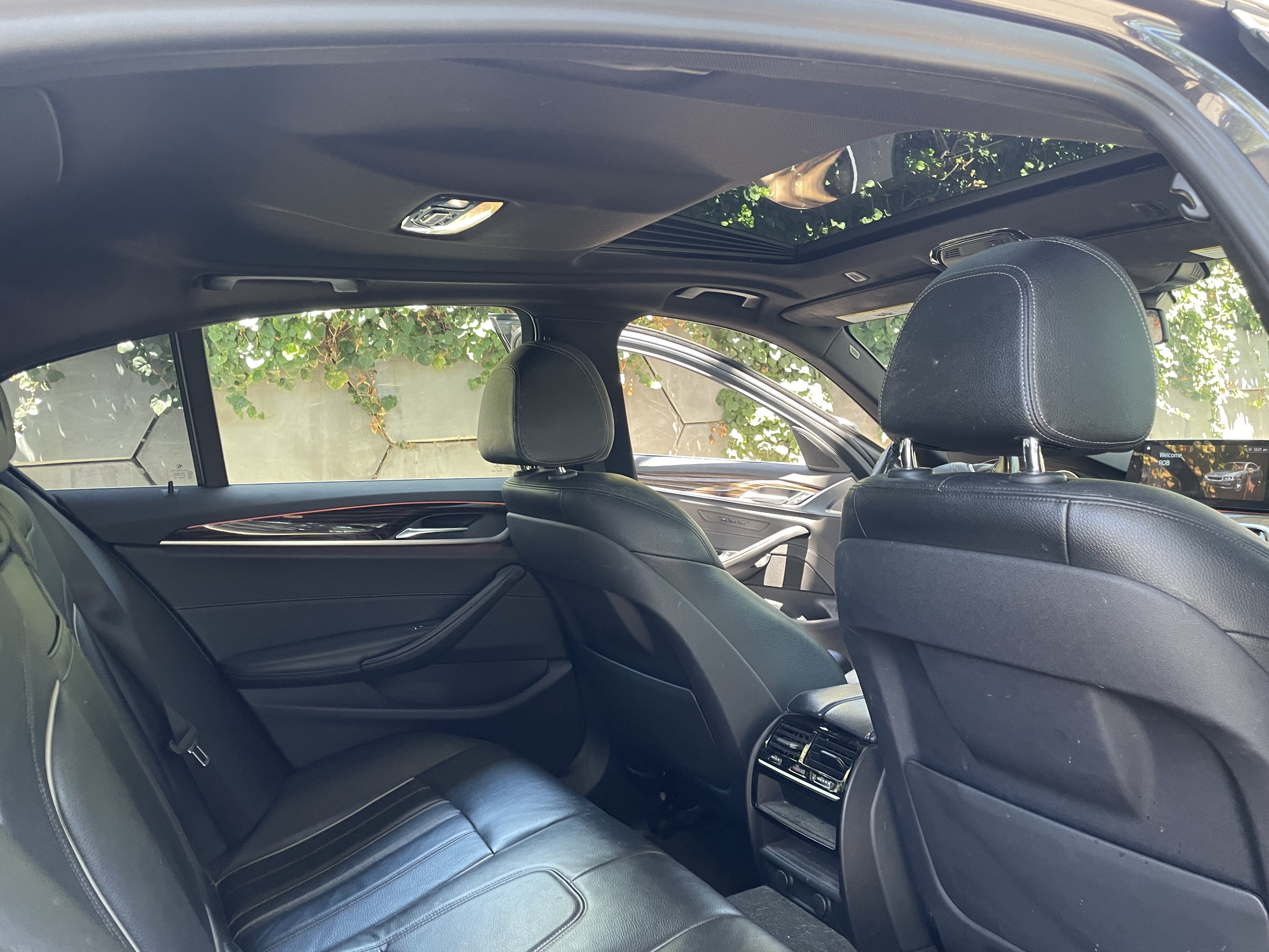 Used 2018 BMW 530e w/ Premium Package 2 RWD image 11