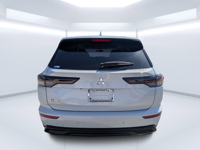 Used 2025 Mitsubishi Outlander ES image 5