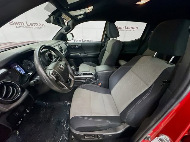 Used 2022 Toyota Tacoma TRD Sport AWD/4WD image 19