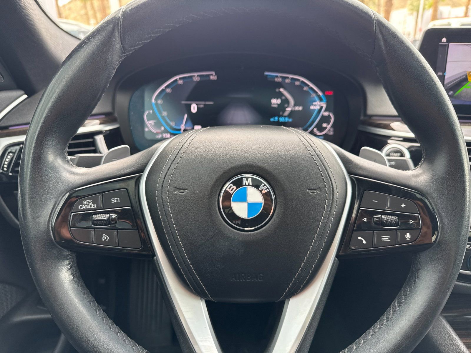 Used 2020 BMW 530e w/ Premium Package image 22